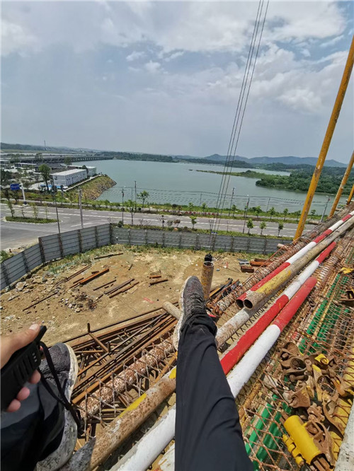 华州区作业中发生设备损坏或人员意外，责任怎么划分？