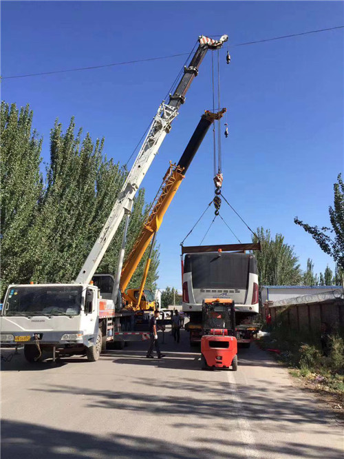 华州区港口集装箱搬运案例